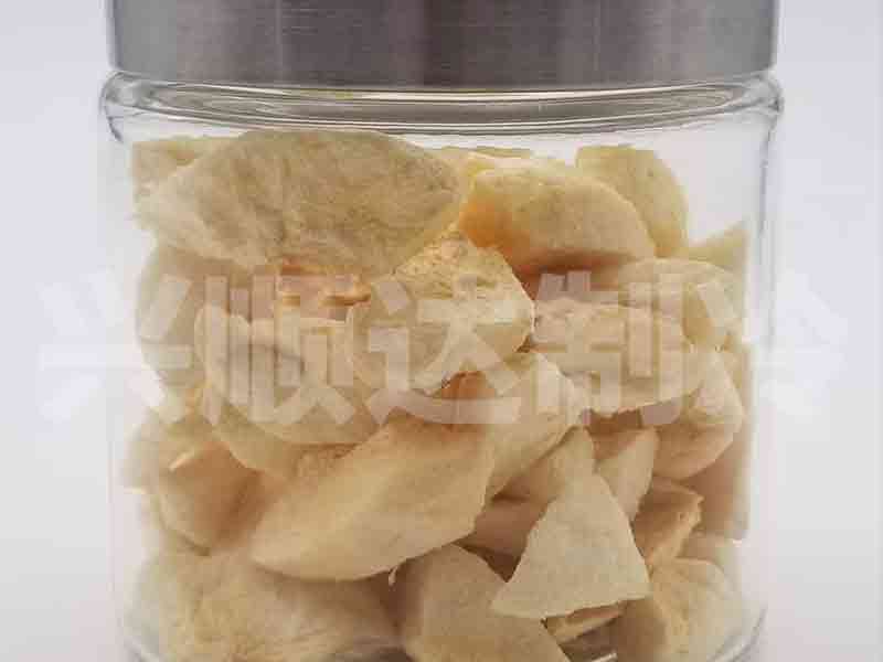 Freeze dried pear slices