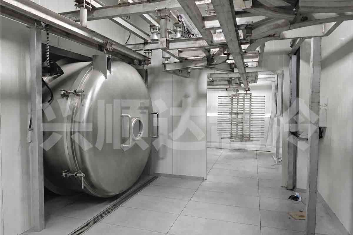 Industrial freeze dryer installed at customer production site