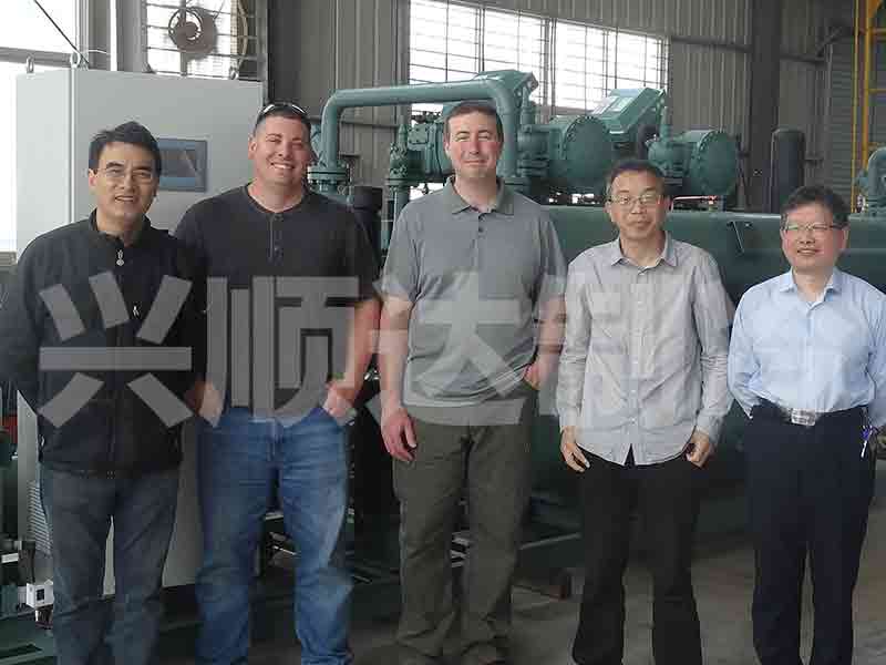 USA pear freeze drying customer visit with industrial freeze dryer team